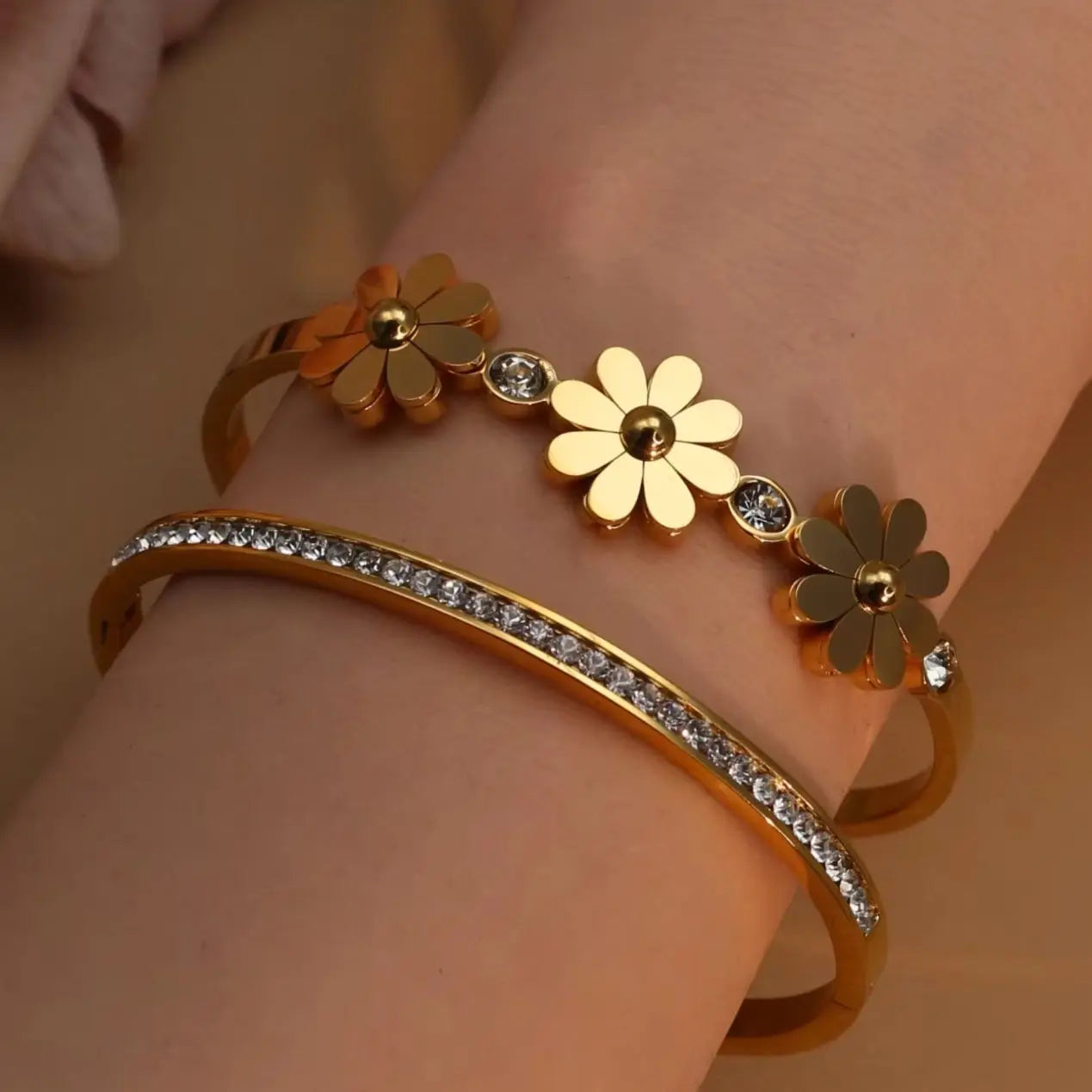Delicate Crystal Shape Stainless Steel Gold Color Women's Bracelet Bangles