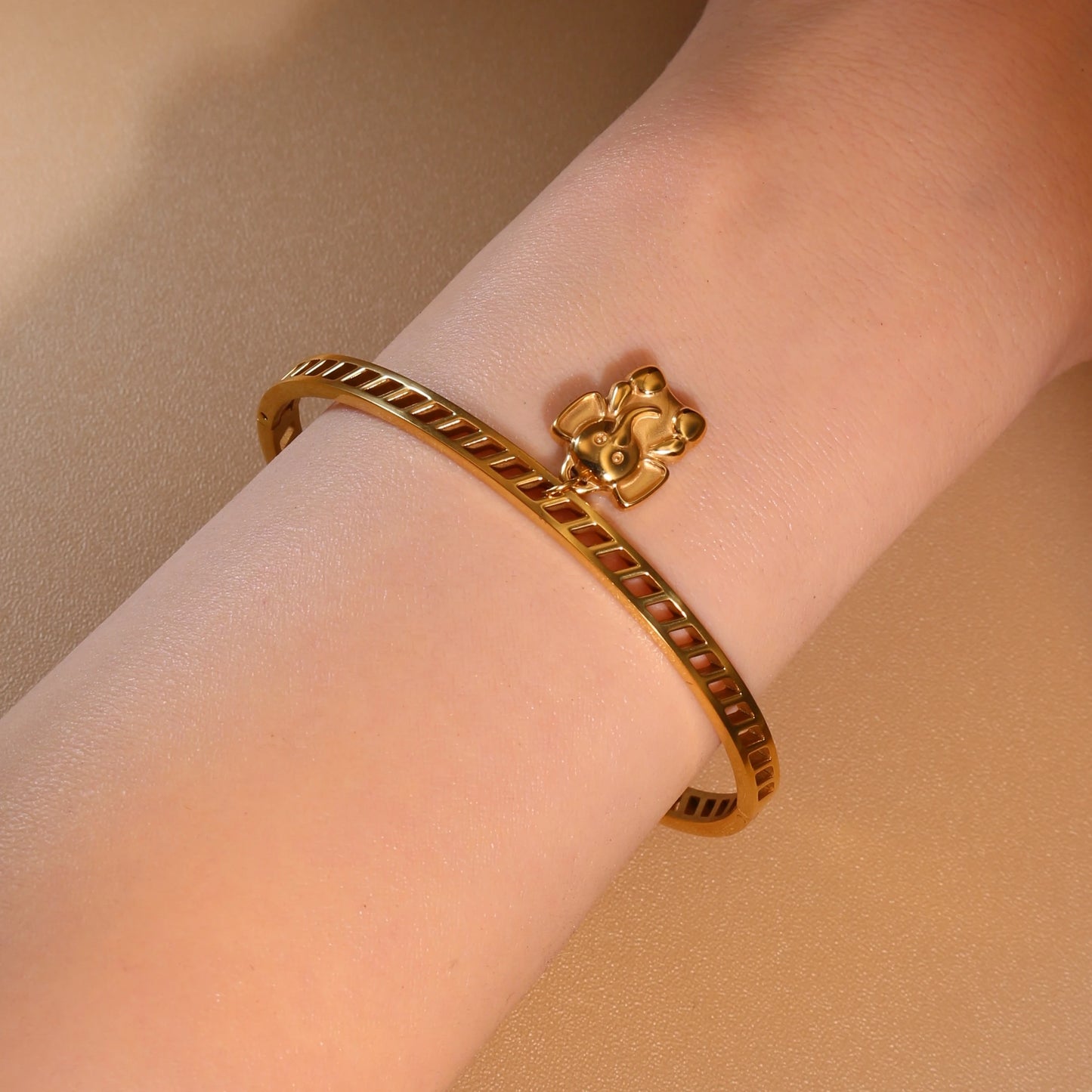 Small Elephant Hollow Stainless Steel 18K Gold Plated Bracelet Jewelry