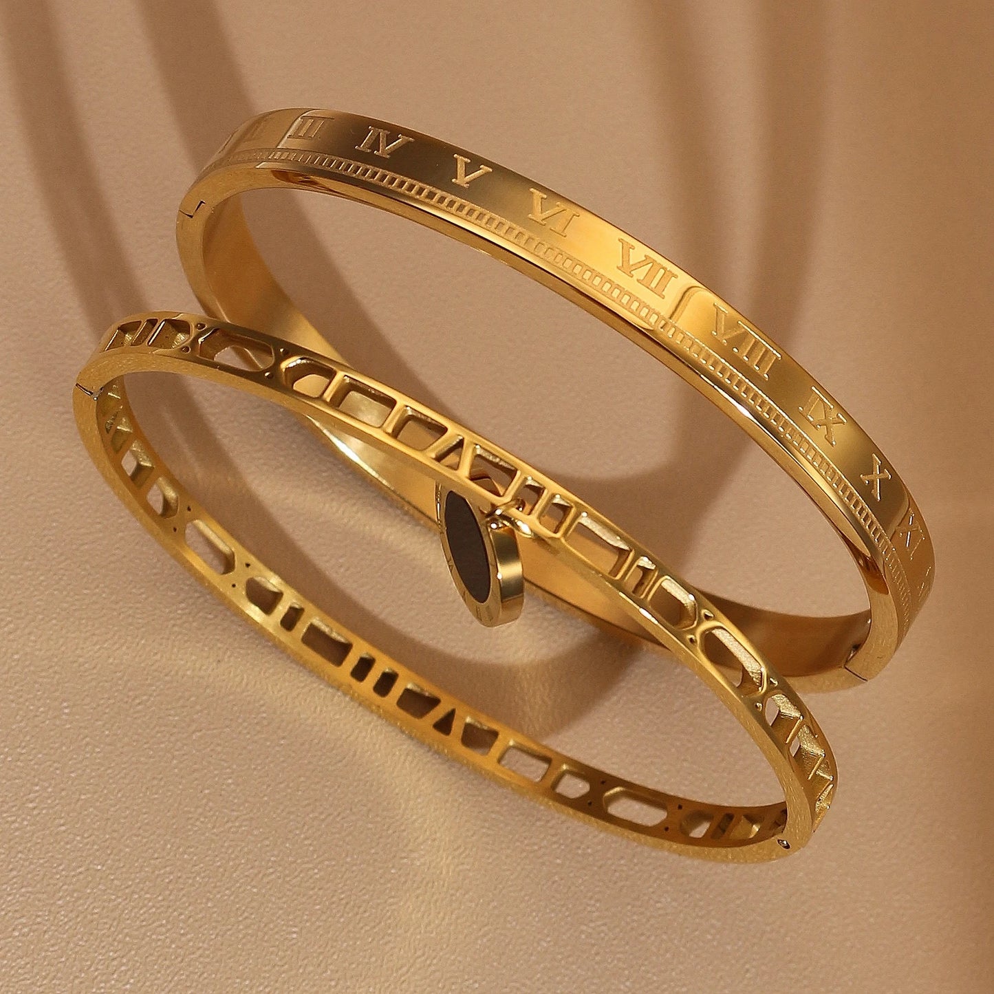 Women's Jewelry Party Hollow Pendant Roman Numeral 18K Gold Plated Stainless Steel Bracelet