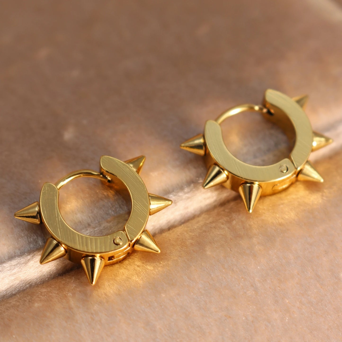 1Pair Women Men Punk Stainless Steel Spiky Thorn Gothic Stud Earrings