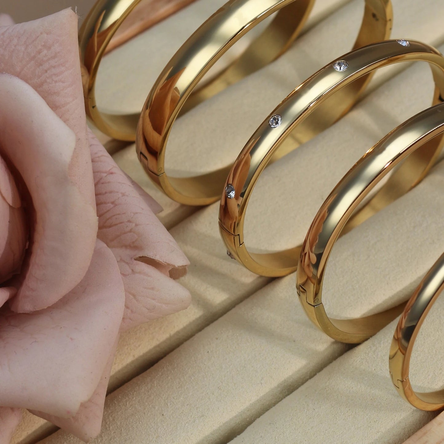 18K Gold-plated Stainless Steel Curved Polished Bangle Bracelet
