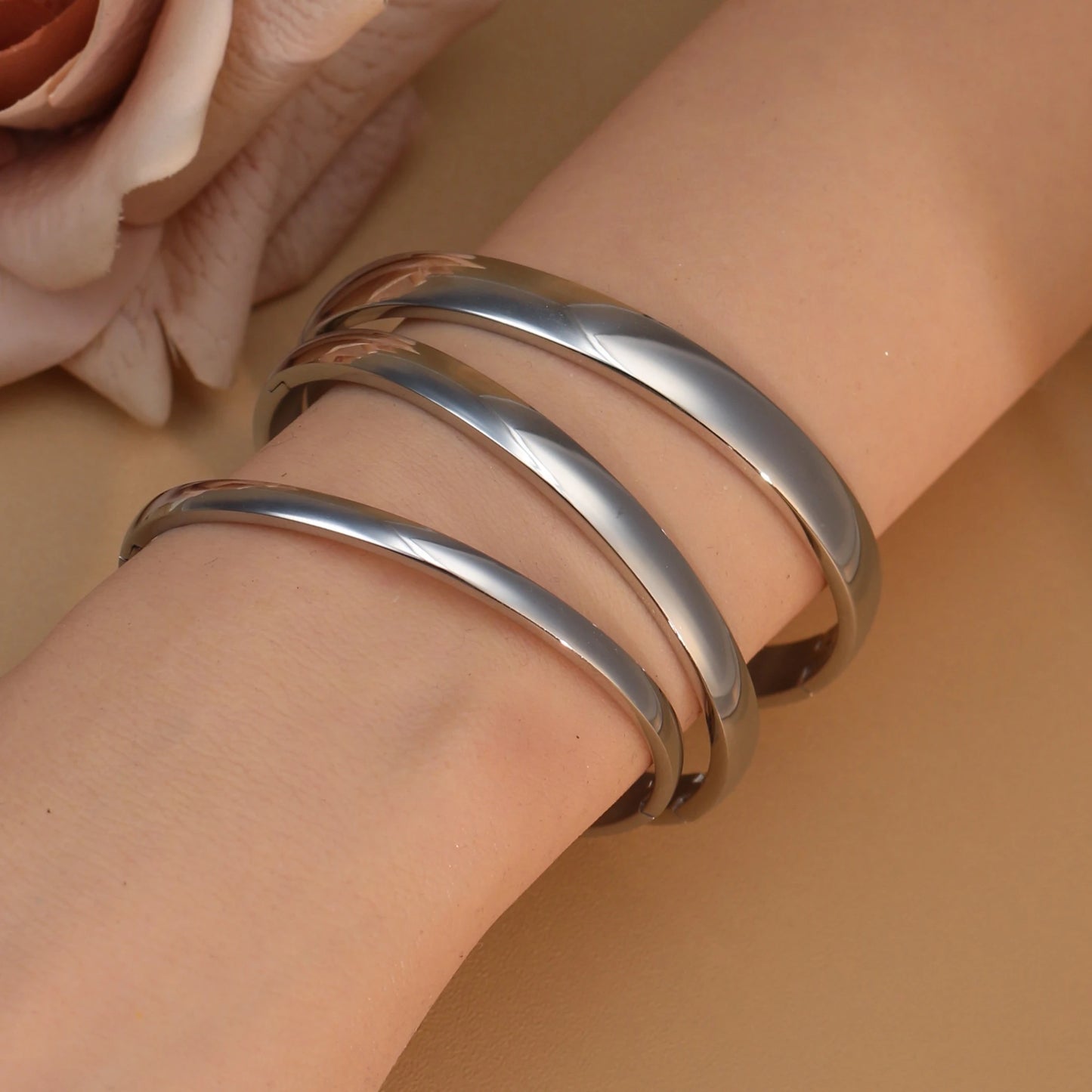 18K Gold-plated Stainless Steel Curved Polished Bangle Bracelet