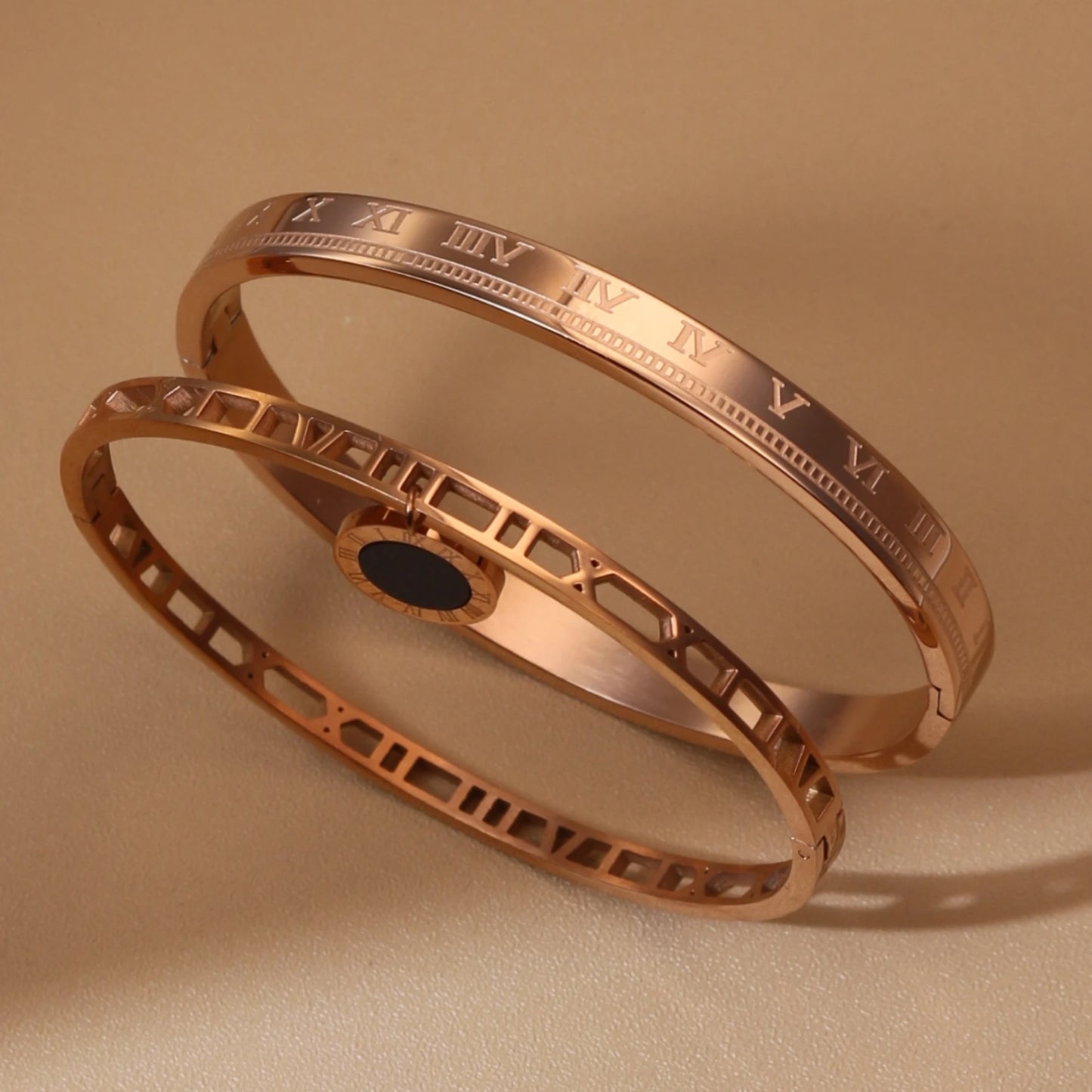 Women's Jewelry Party Hollow Pendant Roman Numeral 18K Gold Plated Stainless Steel Bracelet