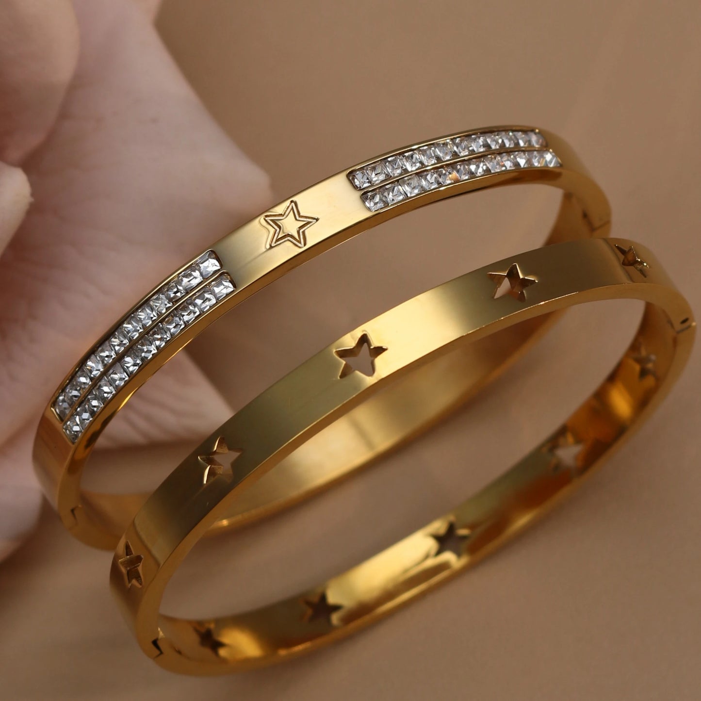 18K Gold Plated Stainless Steel Hollow Star Zircon Bracelet Bangle