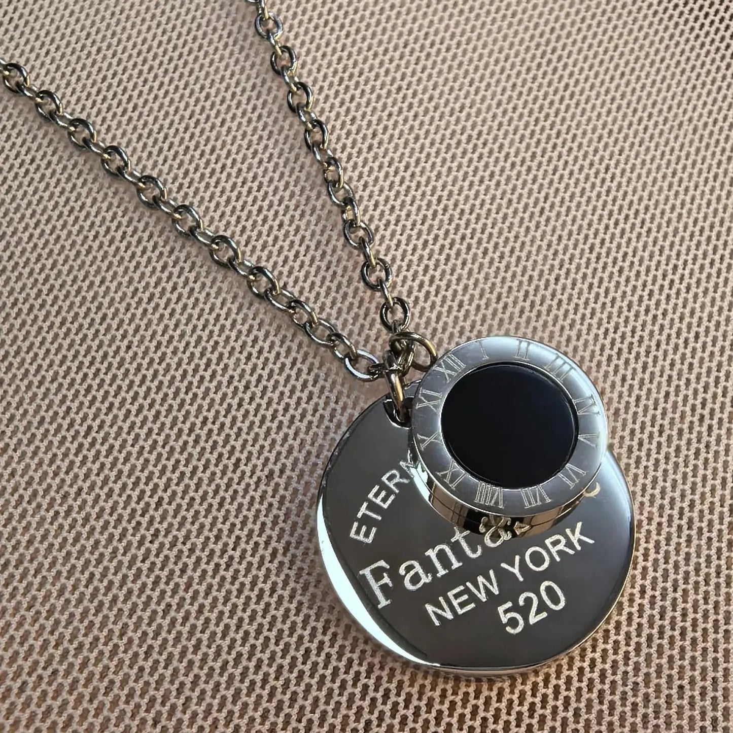 Classic Design Roman Numerals Round Plaque Pendant Titanium Steel Women's Necklace Jewelry Gifts