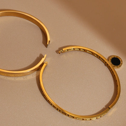 Women's Jewelry Party Hollow Pendant Roman Numeral 18K Gold Plated Stainless Steel Bracelet