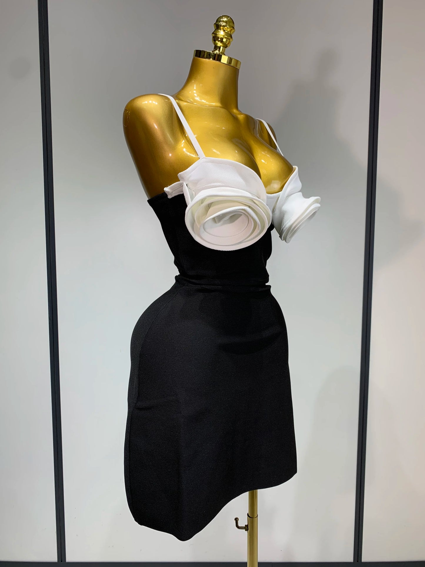 Celebrity Sexy Sleeveless 3D Flower Patchwork Mini Bandage Elegant Evening Party Birthday Dress