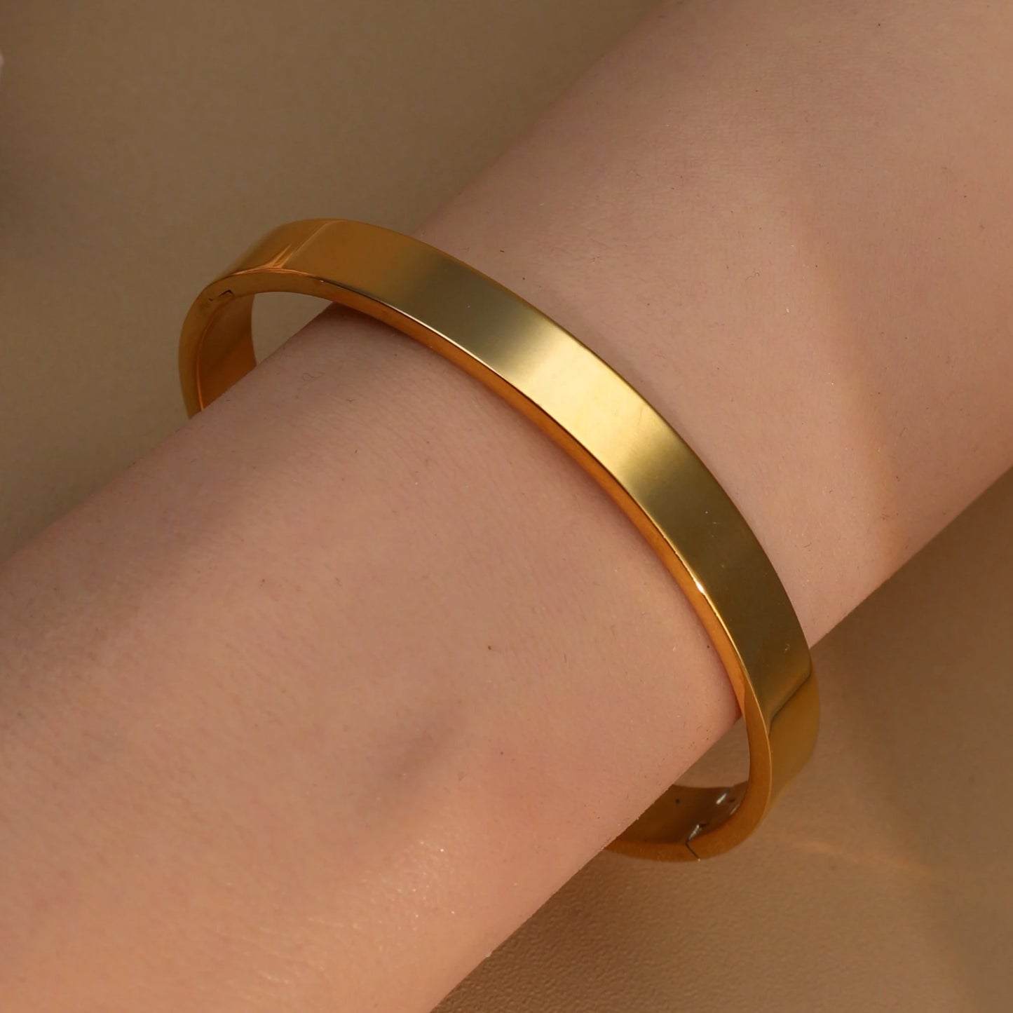 50MM Polished Women Fashionable 18K Gold Plated Stainless Steel Wedding Bangles