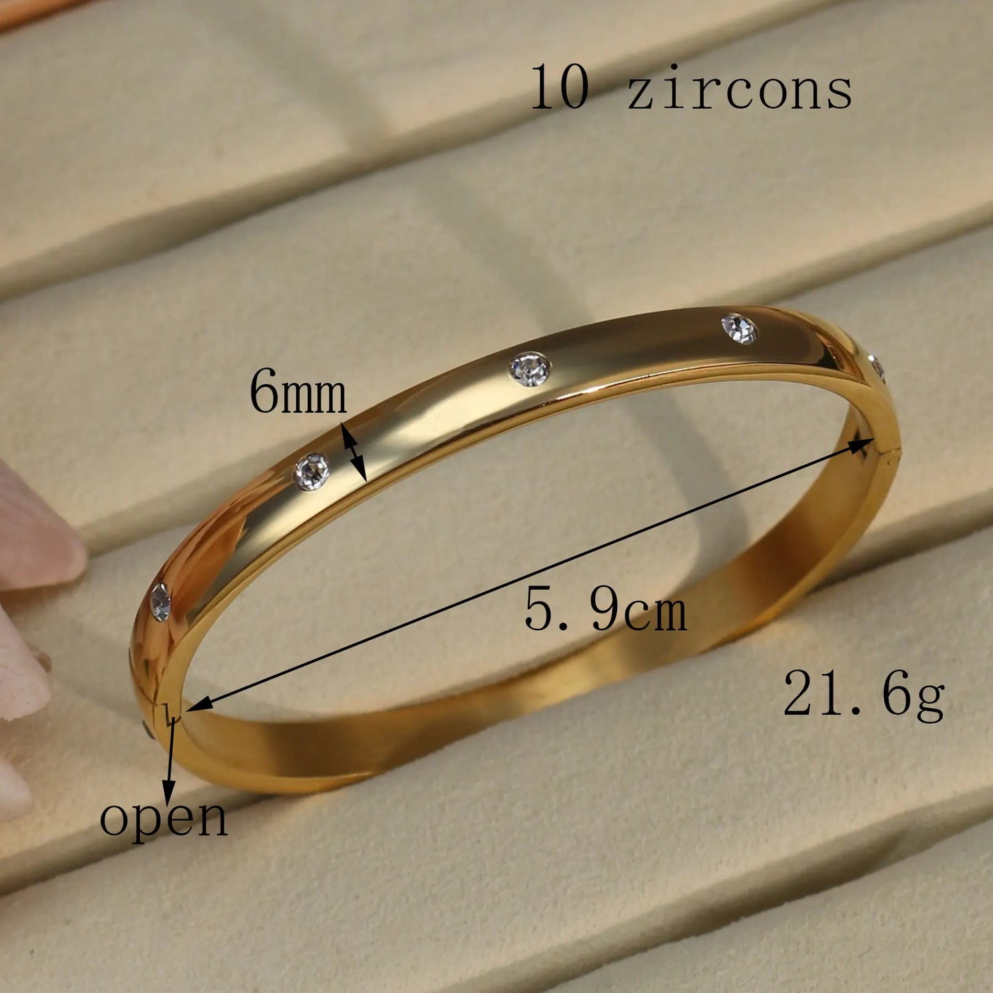 18K Gold-plated Stainless Steel Curved Polished Bangle Bracelet