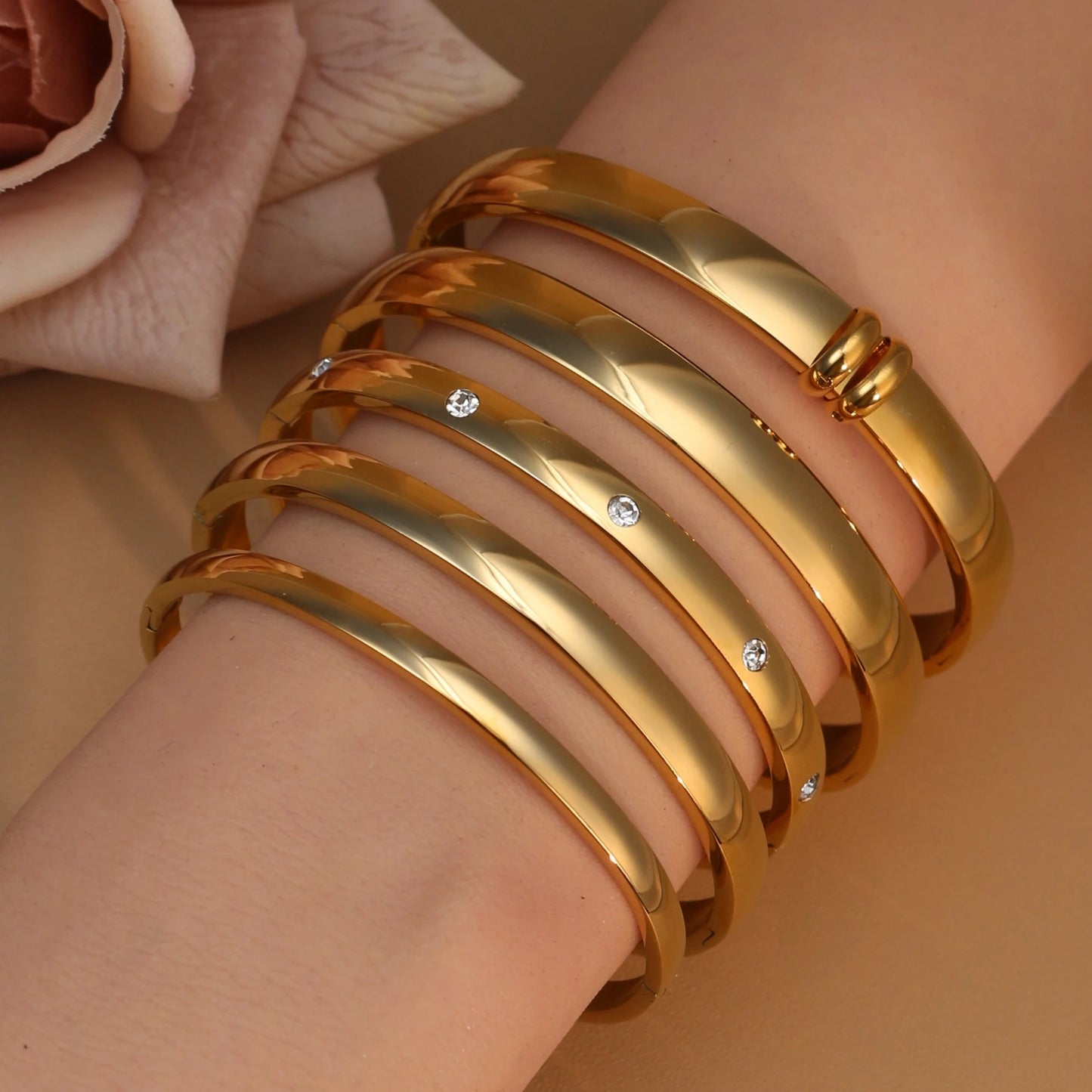 18K Gold-plated Stainless Steel Curved Polished Bangle Bracelet