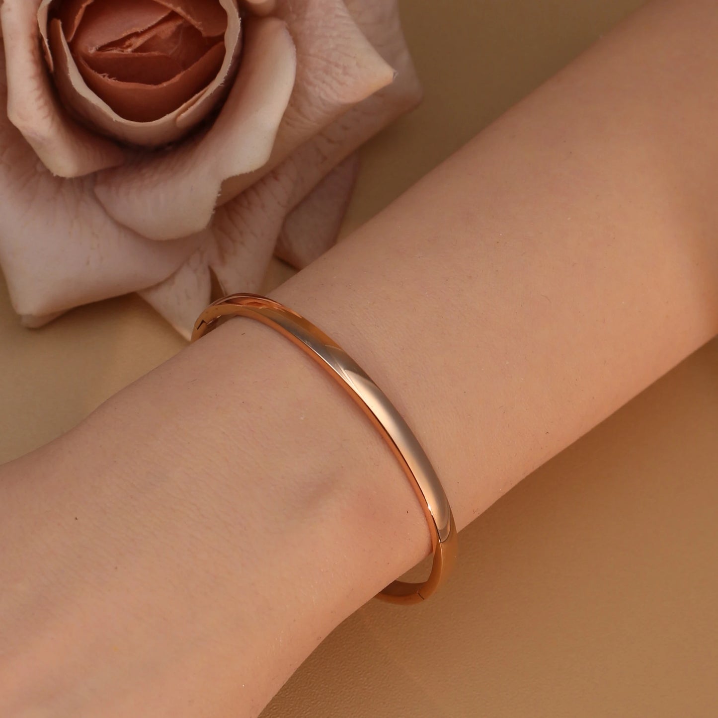 18K Gold-plated Stainless Steel Curved Polished Bangle Bracelet