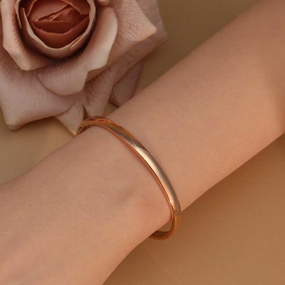 18K Gold-plated Stainless Steel Curved Polished Bangle Bracelet