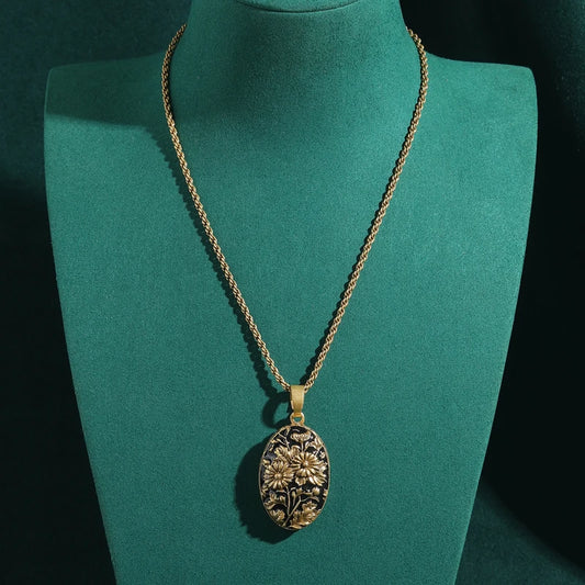 Vintage Sunflower Black Relief Gothic Antique Gold Color Pendant Necklace
