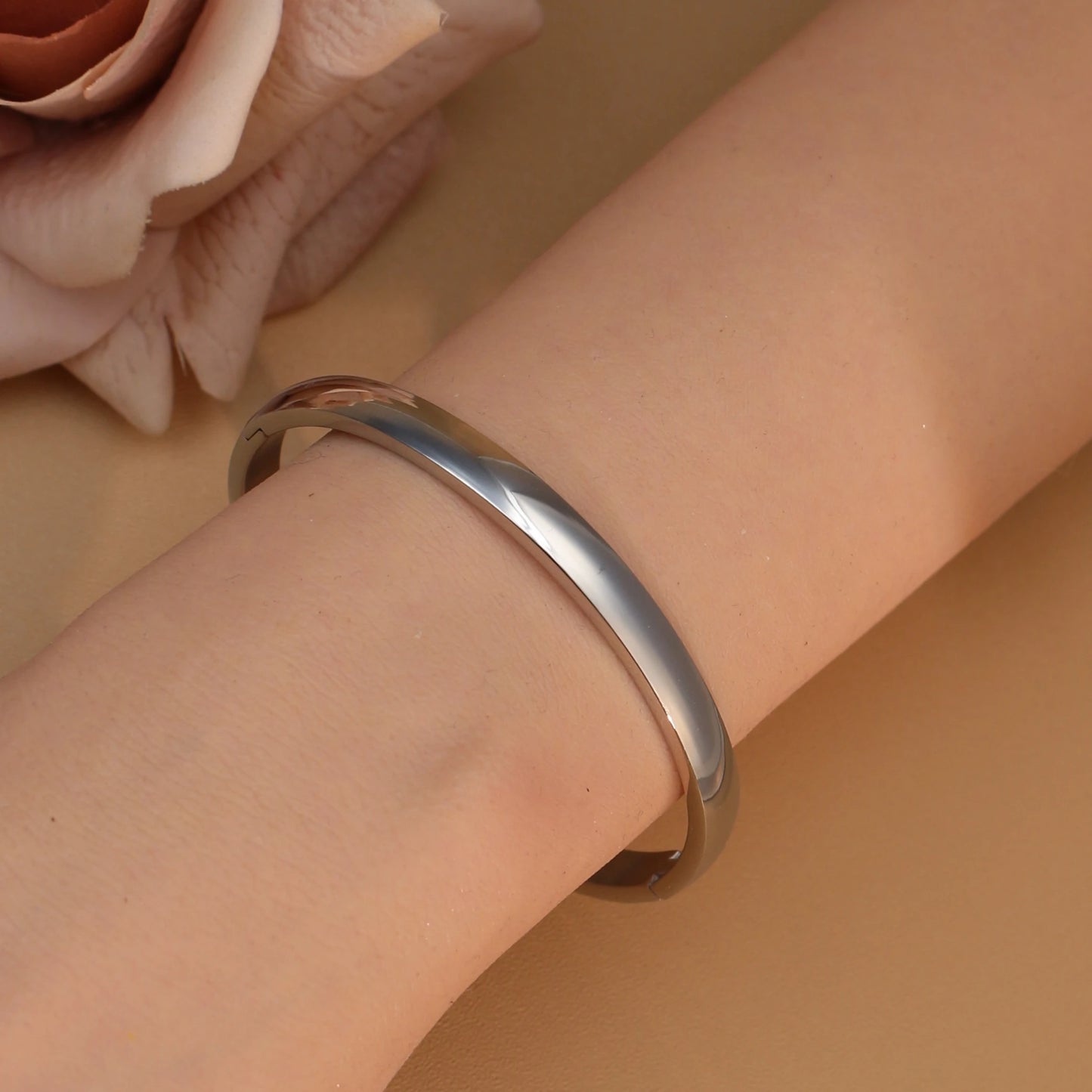 18K Gold-plated Stainless Steel Curved Polished Bangle Bracelet