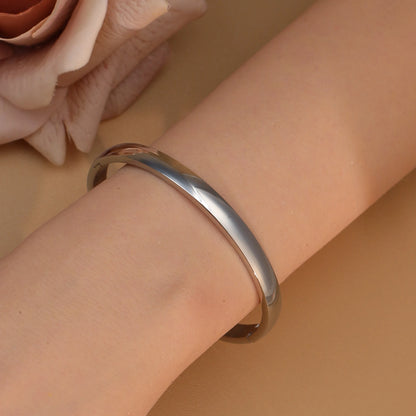 18K Gold-plated Stainless Steel Curved Polished Bangle Bracelet