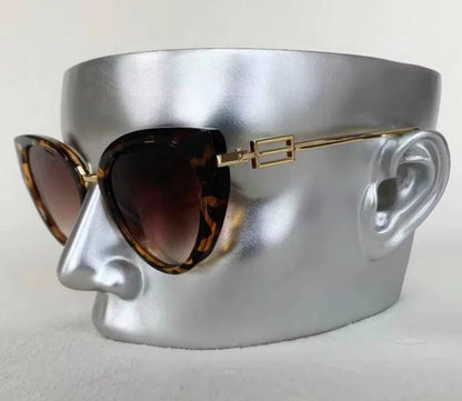 Oversized Cat Eye Women Designer Fashion Square Big Frame UV400 Sunglasses