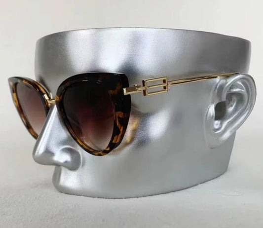 Oversized Cat Eye Women Designer Fashion Square Big Frame UV400 Sunglasses