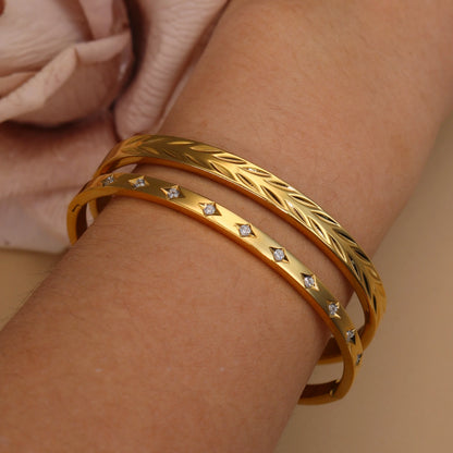 Women stainless steel classic leaf graphic Zircon star bracelet love jewelry gift
