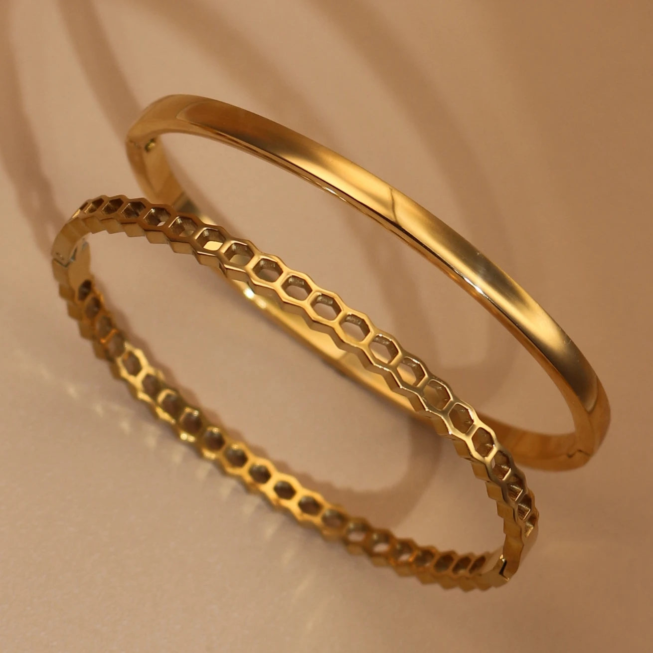 4mm Women's Stainless Steel Crystal Shell Design 18K Gold Plated 2-in-1 Bracelet Bangle