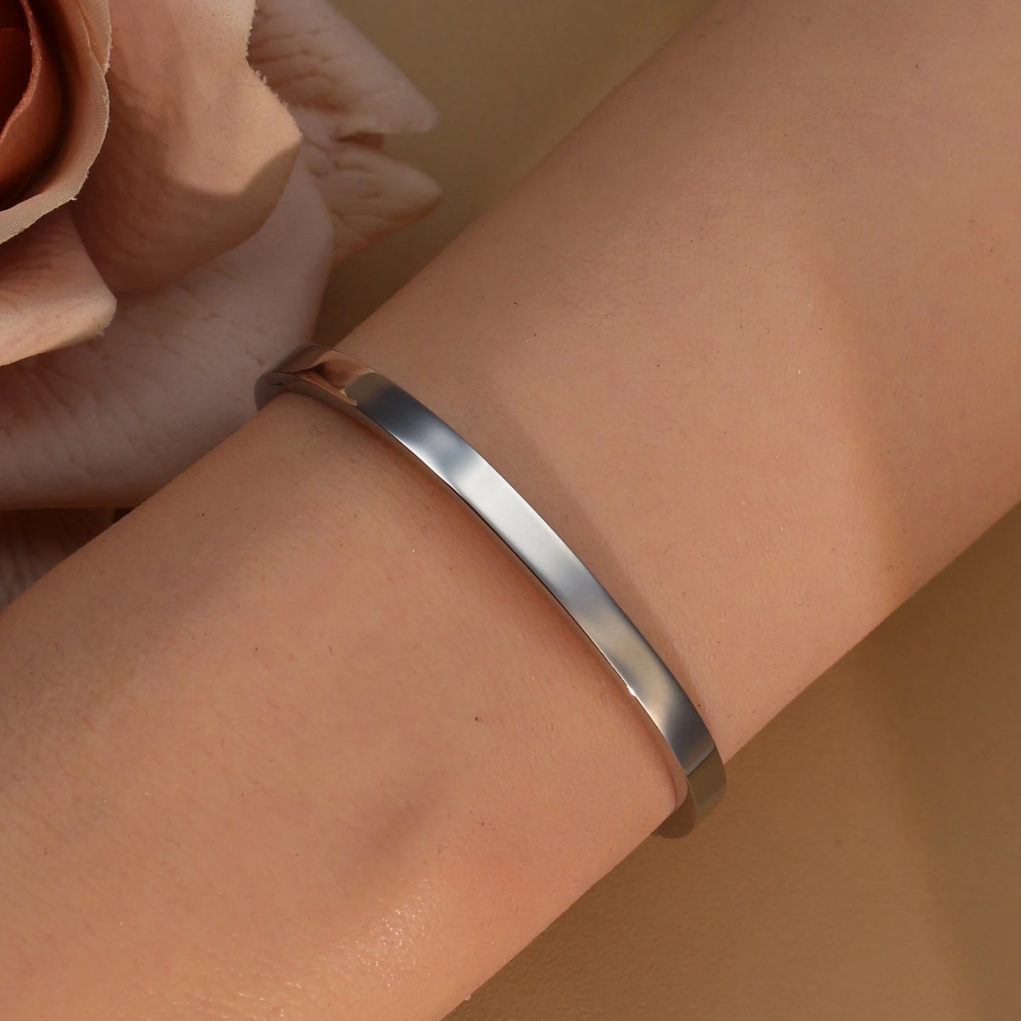 50MM Polished Women Fashionable 18K Gold Plated Stainless Steel Wedding Bangles