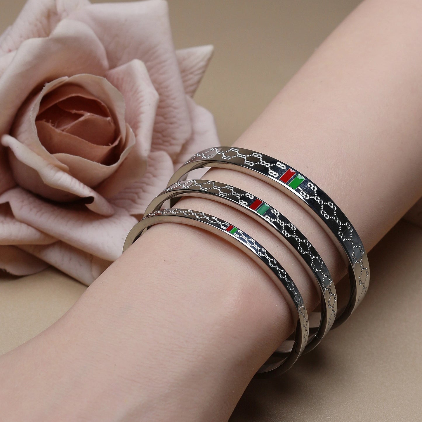 18K Gold Plated Stainless Steel 55MM Red Green Bangles Fashionable Bracelet