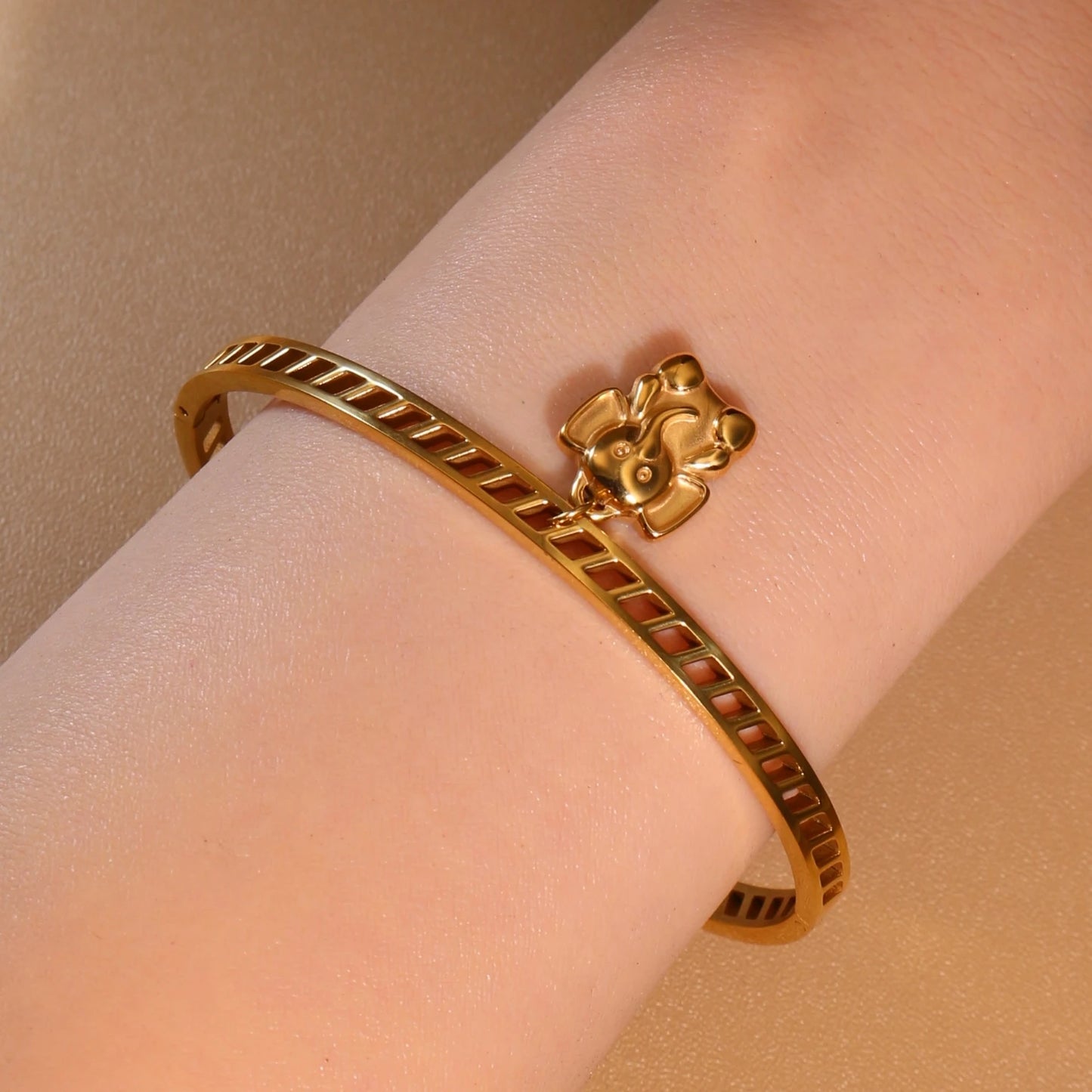 Small Elephant Hollow Stainless Steel 18K Gold Plated Bracelet Jewelry