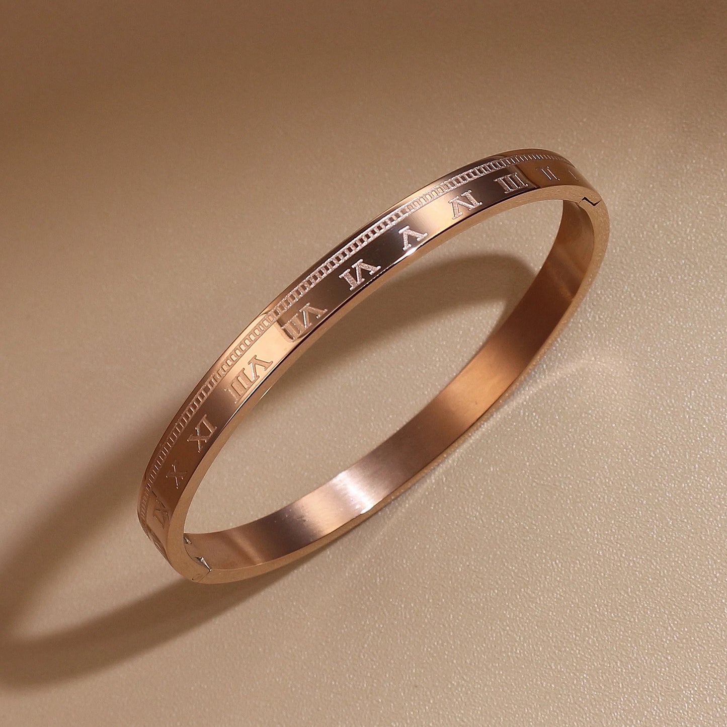 Women's Jewelry Party Hollow Pendant Roman Numeral 18K Gold Plated Stainless Steel Bracelet