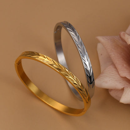 Women stainless steel classic leaf graphic Zircon star bracelet love jewelry gift