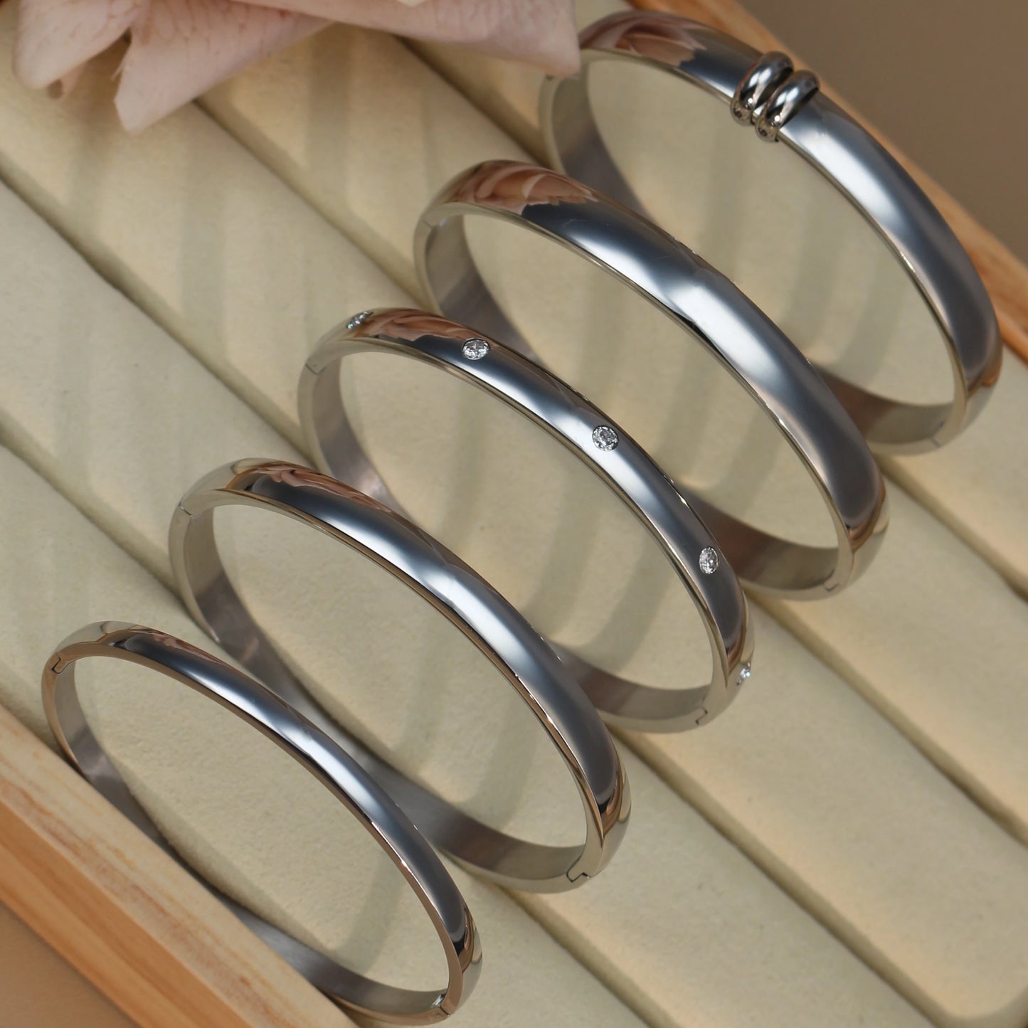 18K Gold-plated Stainless Steel Curved Polished Bangle Bracelet