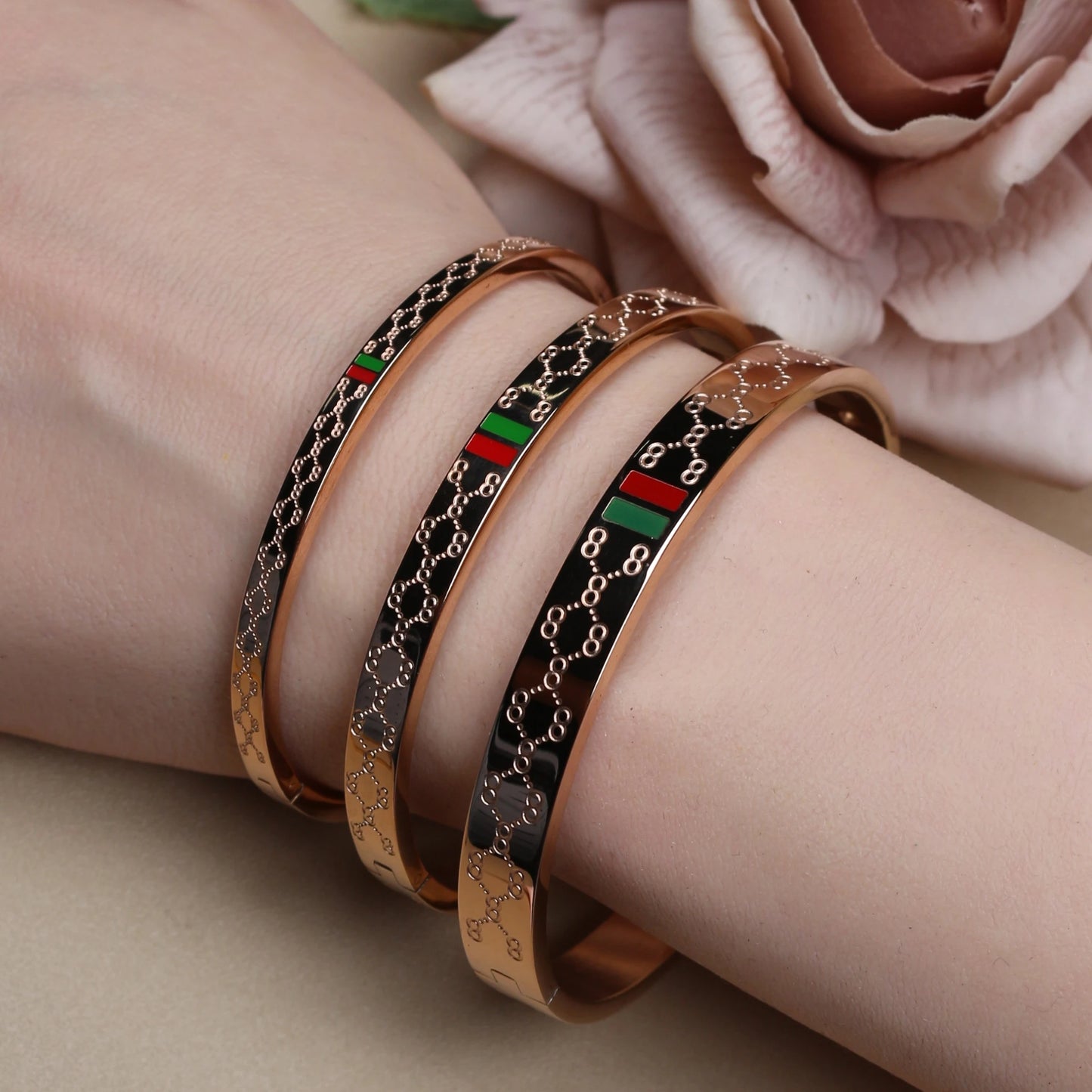 18K Gold Plated Stainless Steel 55MM Red Green Bangles Fashionable Bracelet