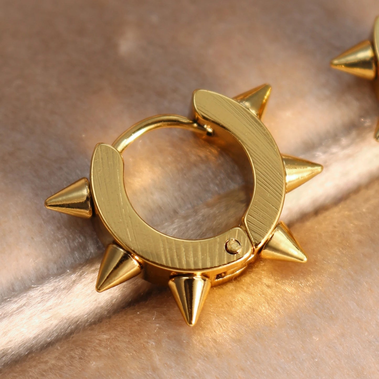1Pair Women Men Punk Stainless Steel Spiky Thorn Gothic Stud Earrings