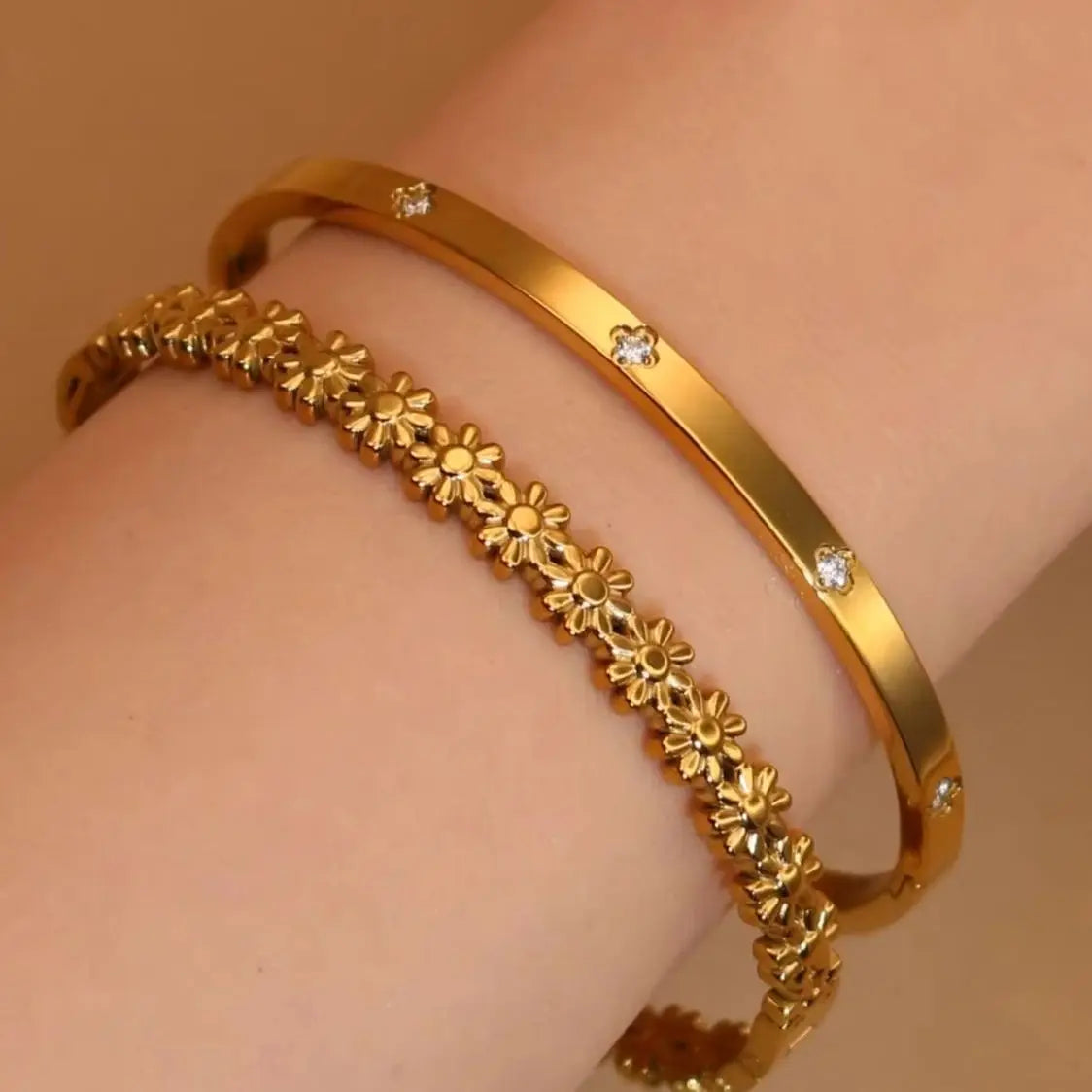 Fashion Crystal Flower Design 18K Gold Plated Bracelet Bangle Women's Jewelry Gift