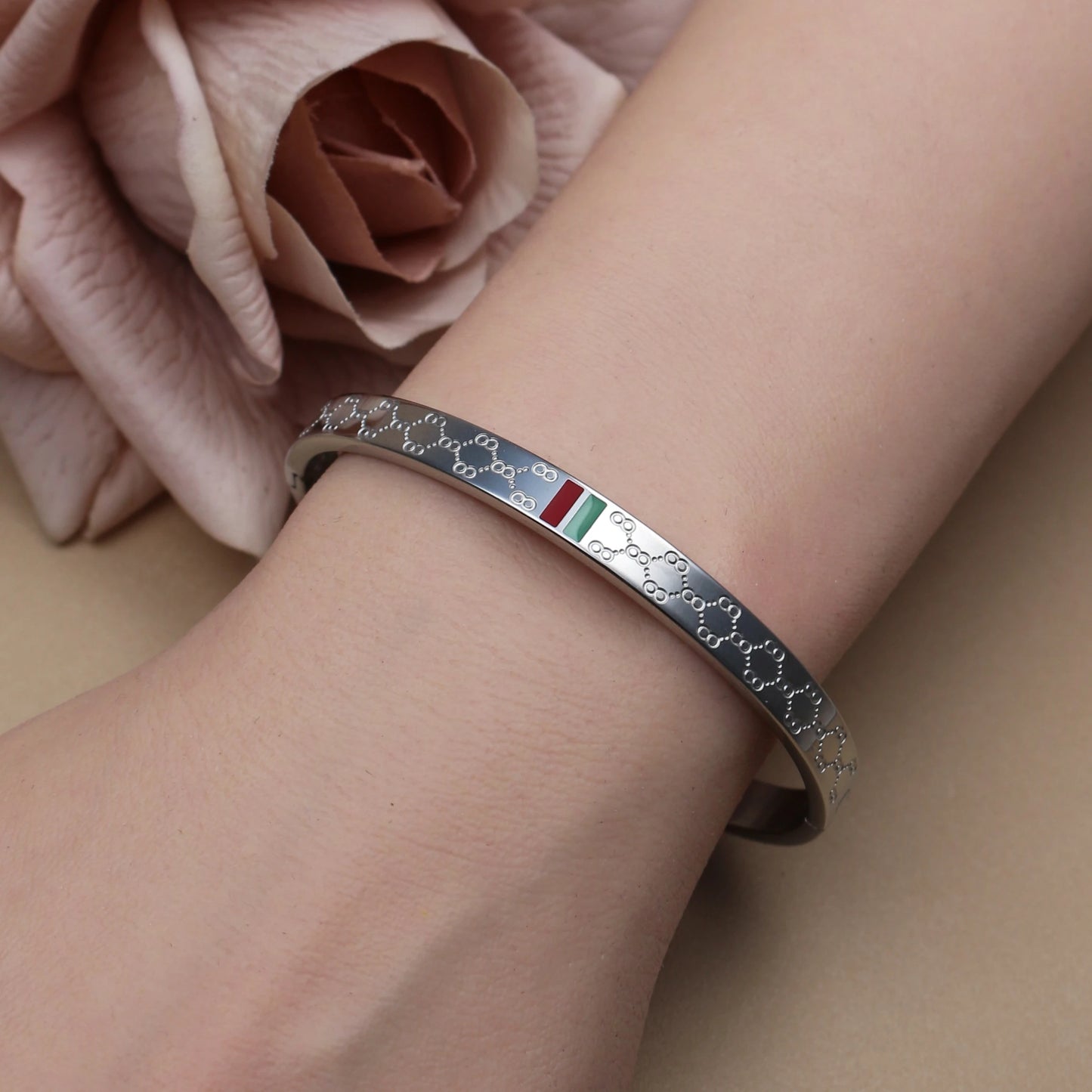 18K Gold Plated Stainless Steel 55MM Red Green Bangles Fashionable Bracelet