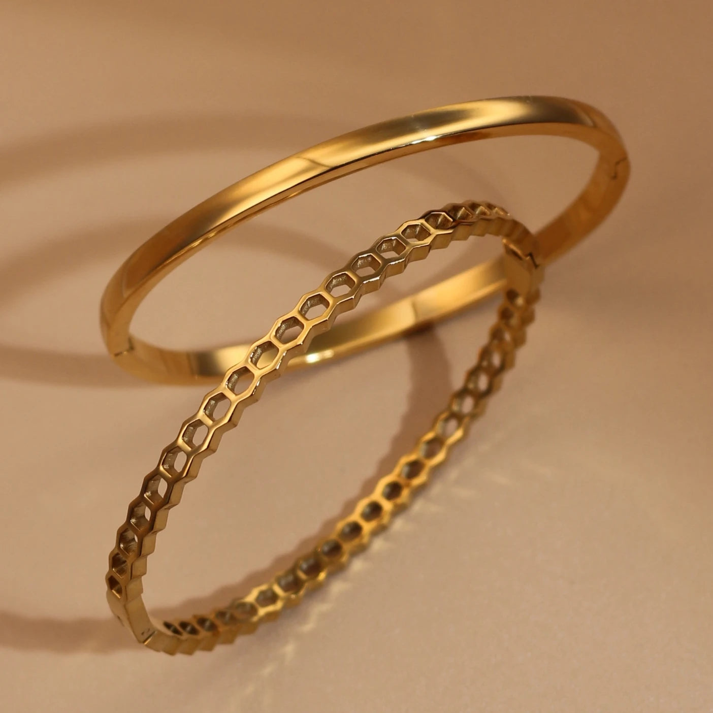 4mm Women's Stainless Steel Crystal Shell Design 18K Gold Plated 2-in-1 Bracelet Bangle