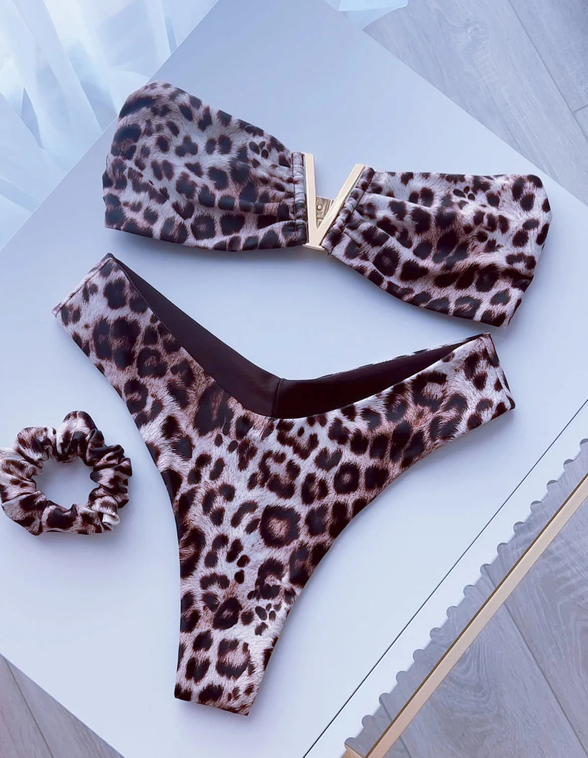 Women's triangle leopard print bikini 2-piece metal V decor summer beach split swimsuit