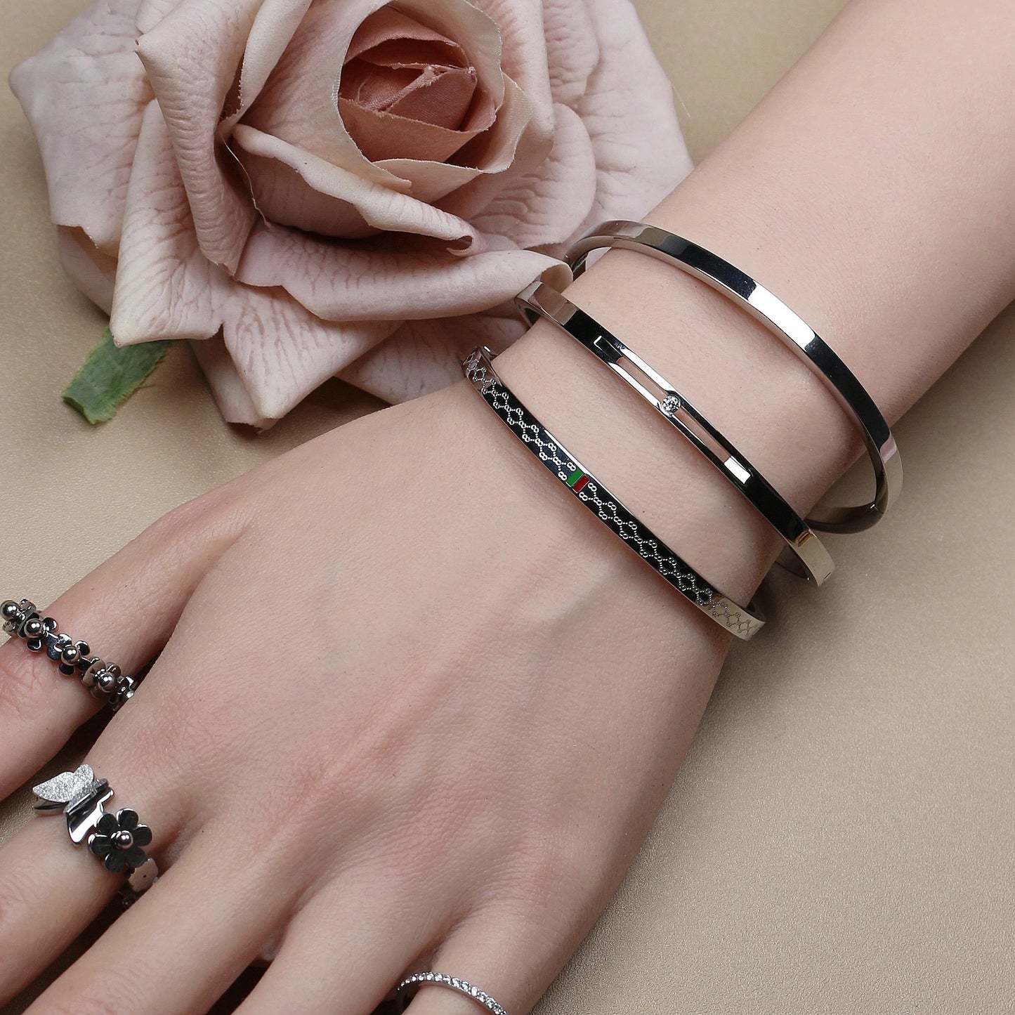 60mm 18K Gold Plated Stainless Steel Zircon Fashionable Bangle Bracelet