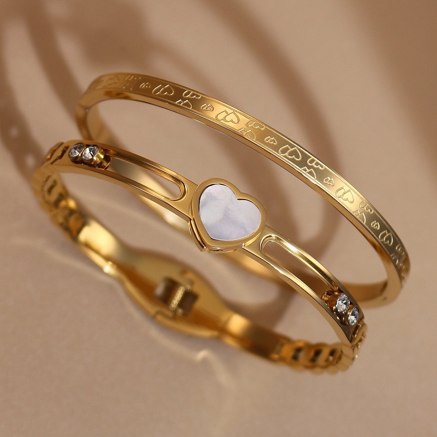Luxury Heart-Shaped Shell Zircon Design 18K Gold-Plated Stainless Steel Bracelet Bangles