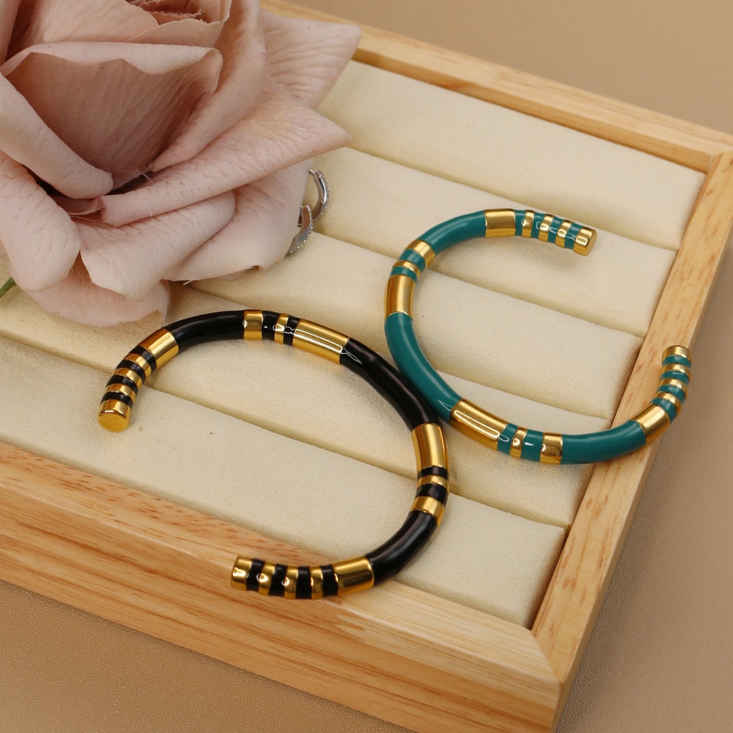 Waterproof High-end Enamel Open Retro Fashion Delicate Bangle Bracelet