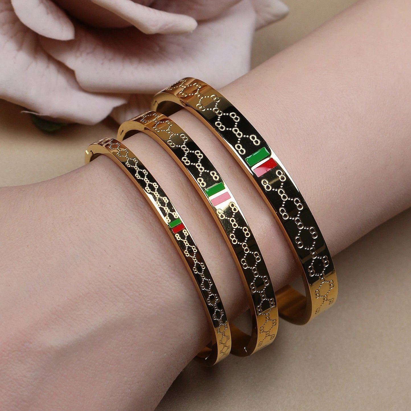 18K Gold Plated Stainless Steel 55MM Red Green Bangles Fashionable Bracelet