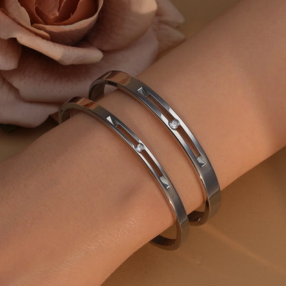 60mm 18K Gold Plated Stainless Steel Zircon Fashionable Bangle Bracelet