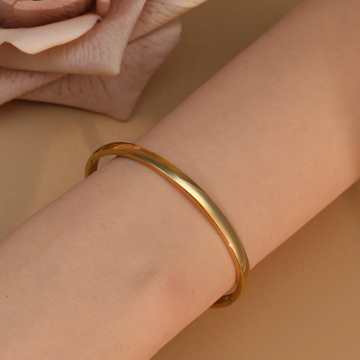 18K Gold-plated Stainless Steel Curved Polished Bangle Bracelet