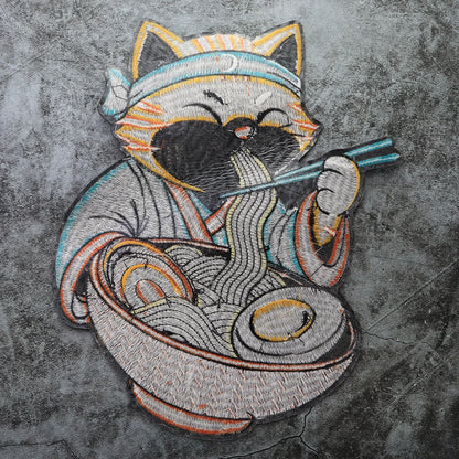 Japanese Cartoon Noodle-Eating Cloak Cat Embroidered Patches Iron on Badges Twill Craft Sticker Clothes