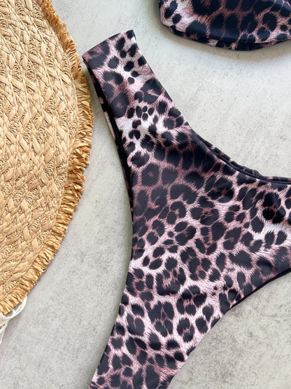 Women's triangle leopard print bikini 2-piece metal V decor summer beach split swimsuit