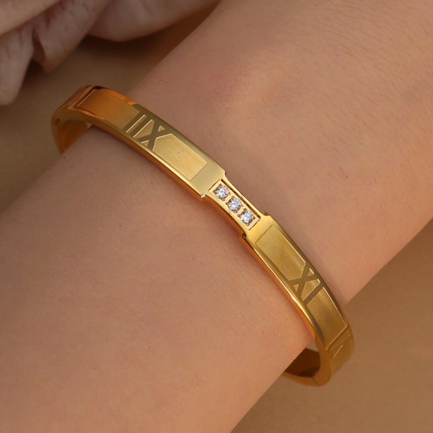 Women Zircon Roman Numeral Stainless Steel Plated 18K Gold Bracelet