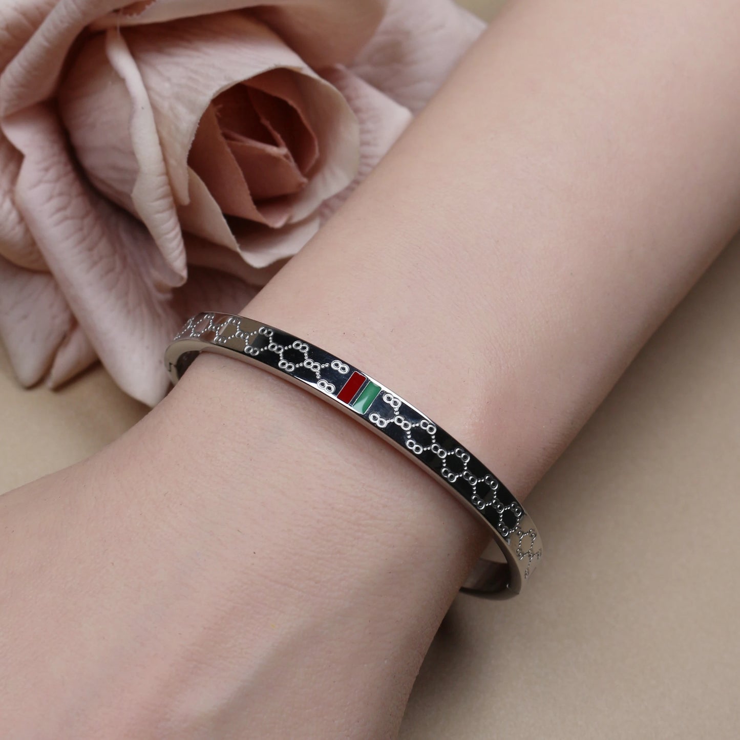 18K Gold Plated Stainless Steel 55MM Red Green Bangles Fashionable Bracelet