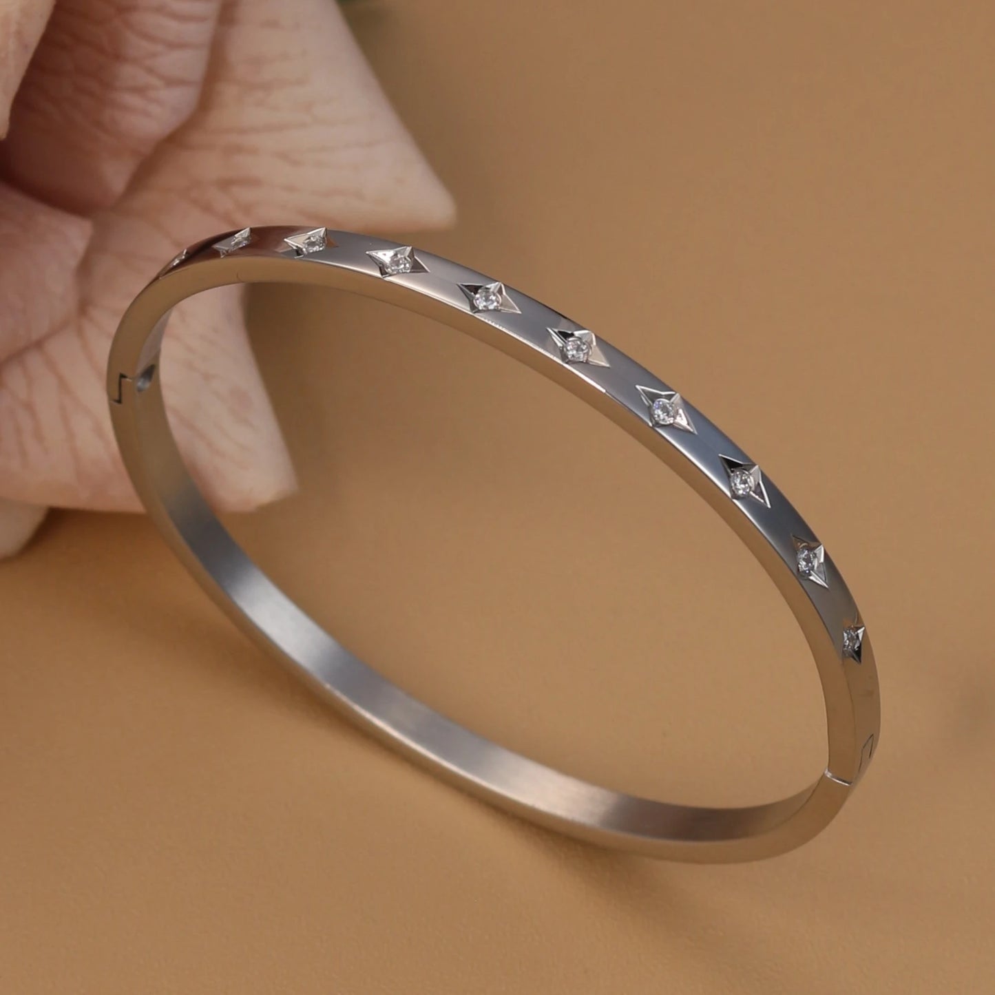 Women stainless steel classic leaf graphic Zircon star bracelet love jewelry gift