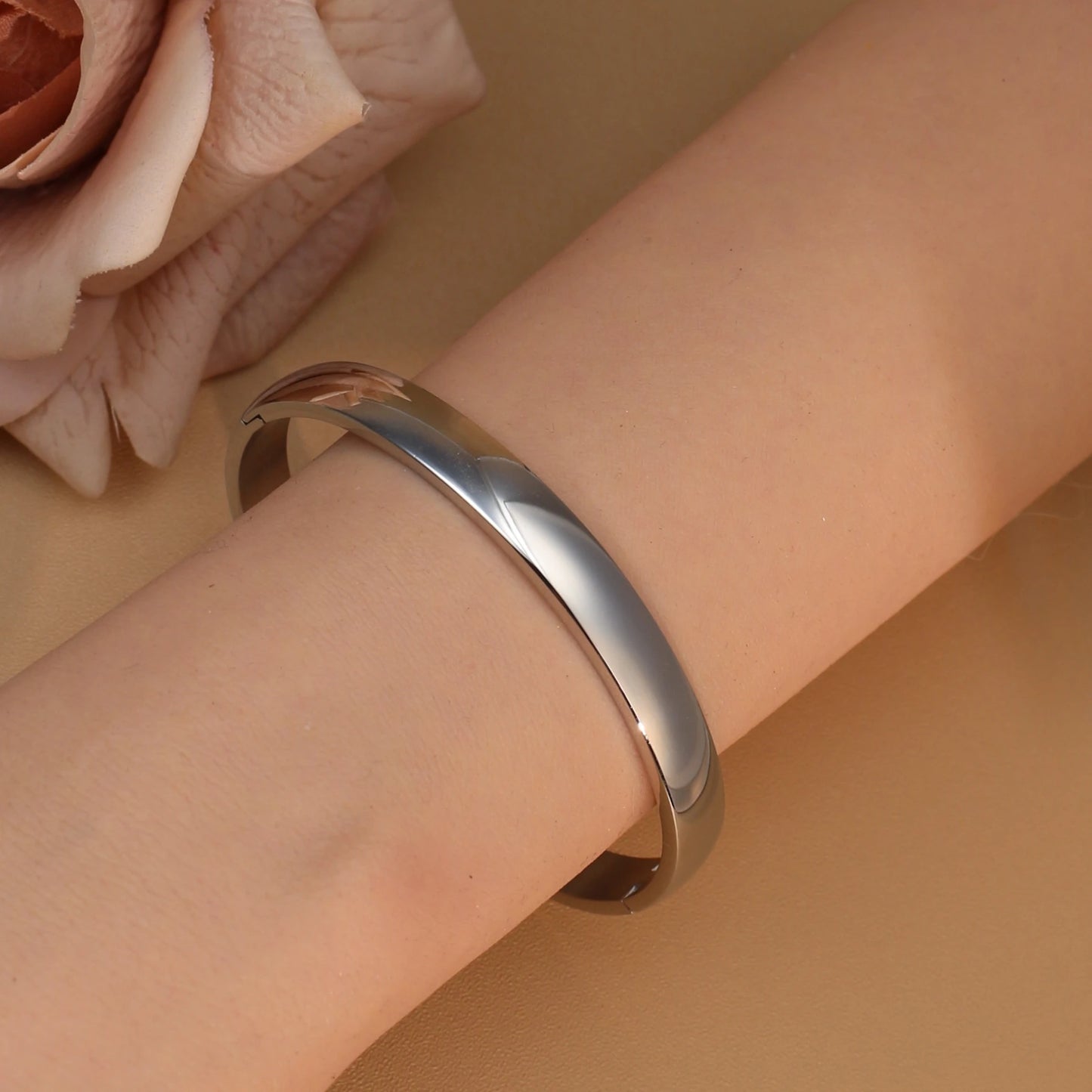 18K Gold-plated Stainless Steel Curved Polished Bangle Bracelet