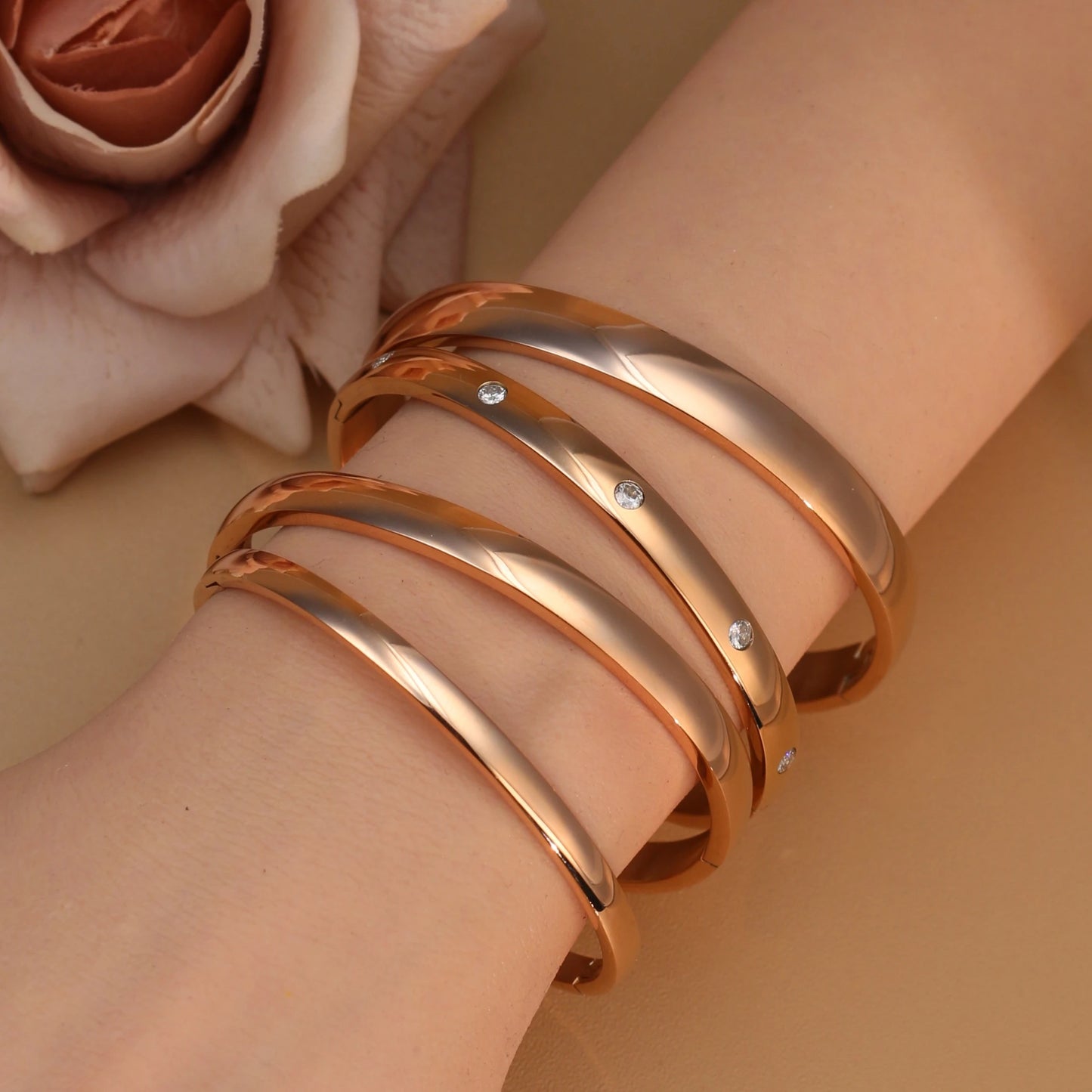 18K Gold-plated Stainless Steel Curved Polished Bangle Bracelet