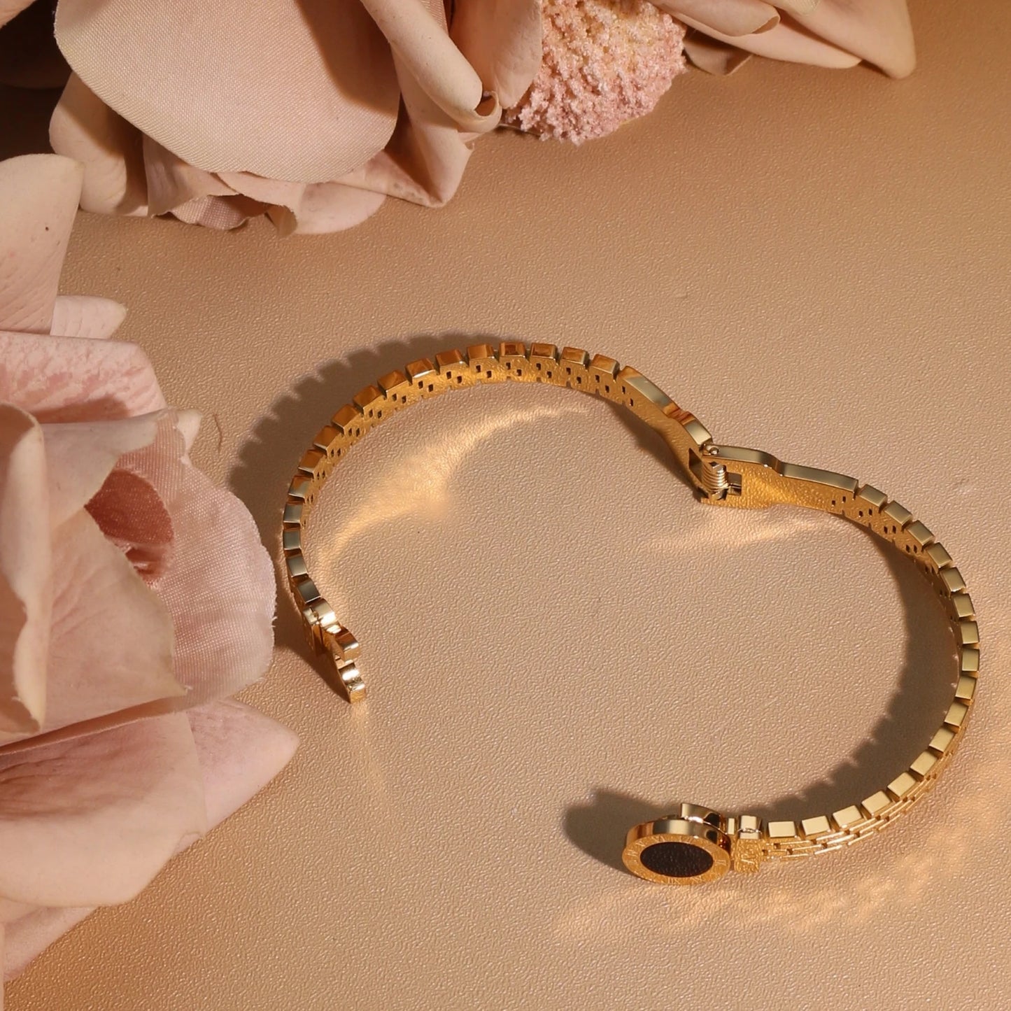 Women Stainless Steel Acrylic Roman Numeral Chain Design Women's Bracelet Bangle Gift.