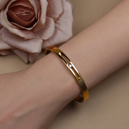60mm 18K Gold Plated Stainless Steel Zircon Fashionable Bangle Bracelet